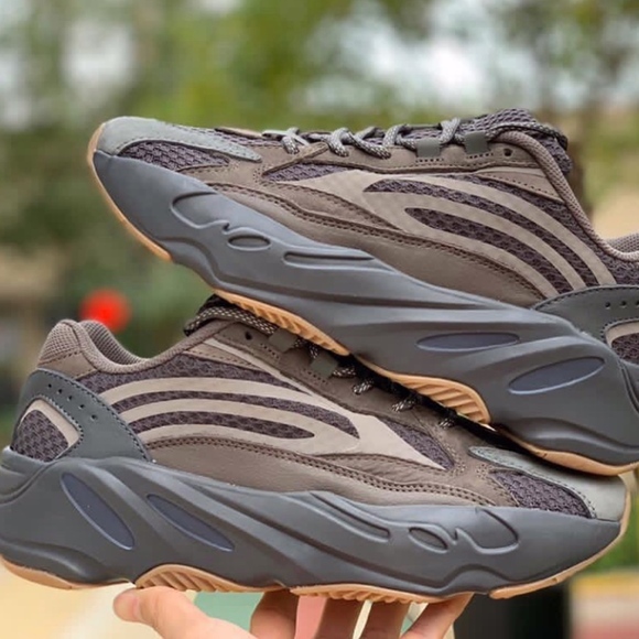 YEEZY 700 geode